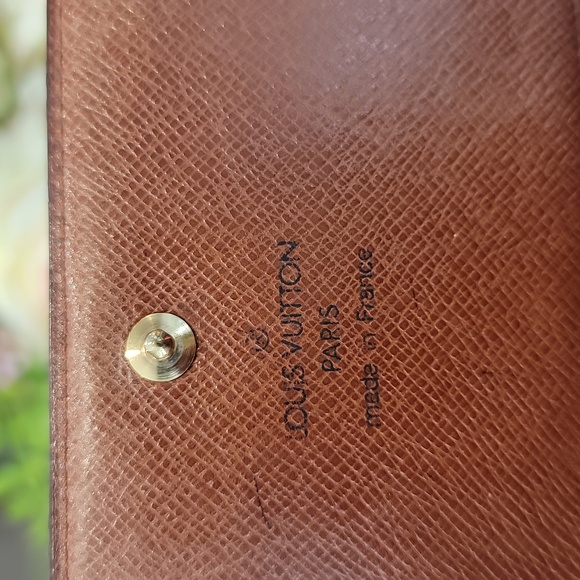 Authentic Louis Vuitton compact wallet - Picture 8 of 11